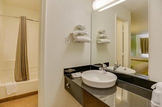 red roof inn houston jersey village