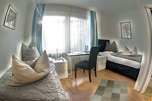 hotel merlin