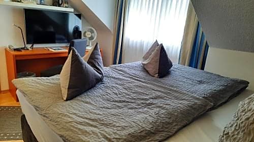 hotel merlin