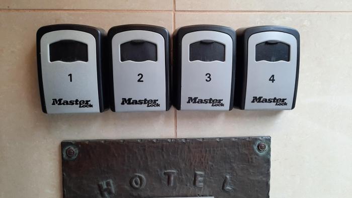 hotel merlin