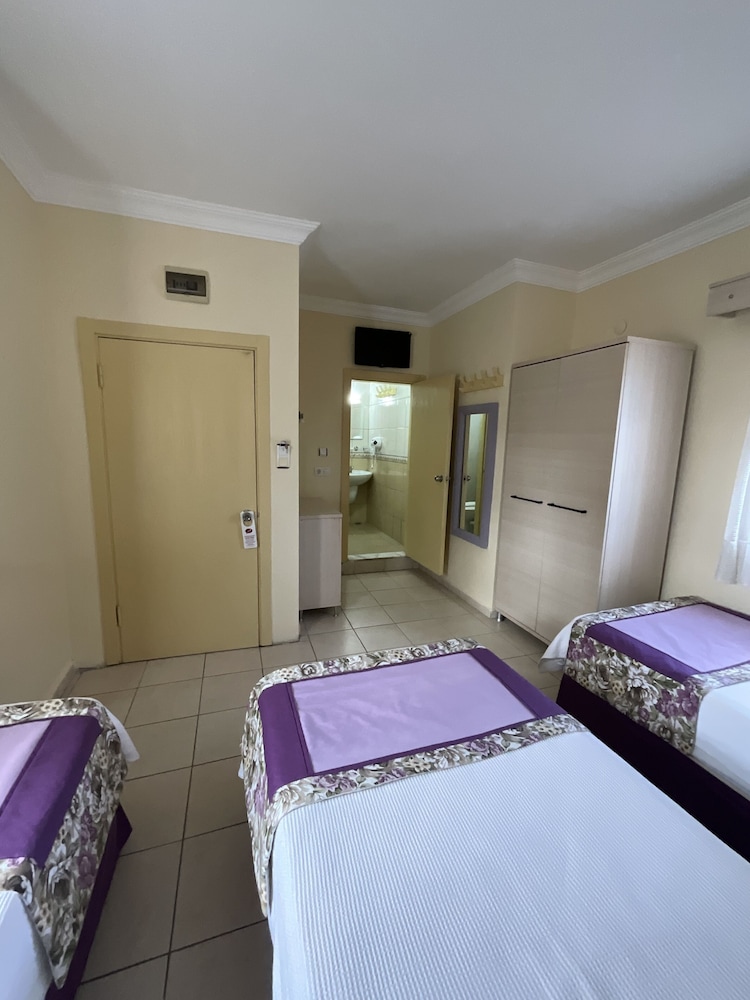 canna garden hotel adults only