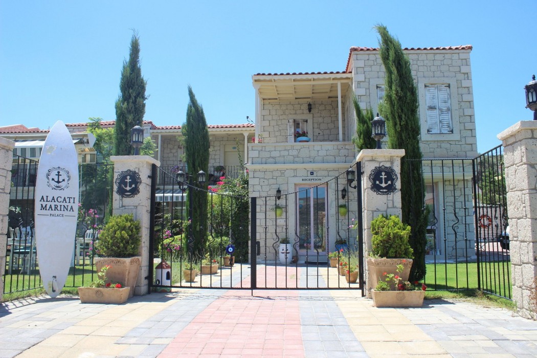 alacati marina palace otel