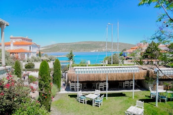 alacati marina palace otel