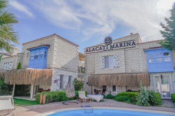 alacati marina palace otel