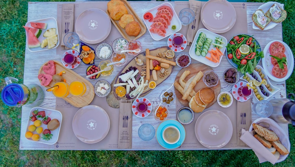 alacati marina palace otel