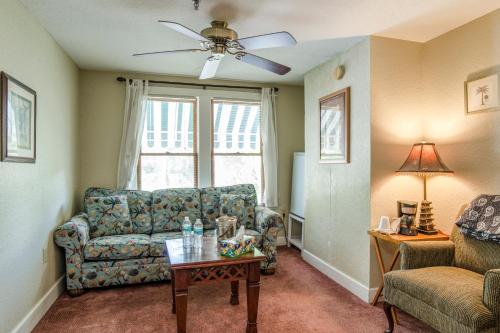 peninsula bed and cocktails