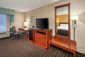 Hampton Inn & Suites By Hilton Toronto Airport,Mississauga>>Burlington,3 star