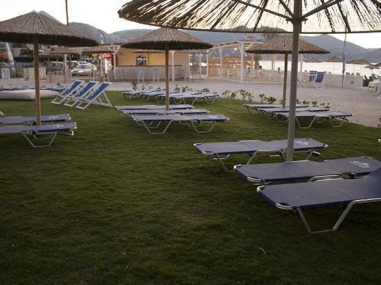 enorme teatro beach resort