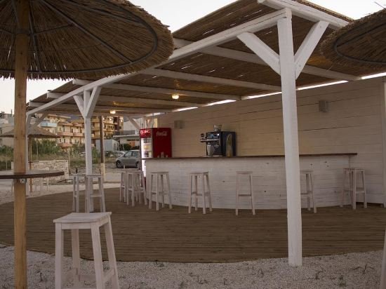enorme teatro beach resort