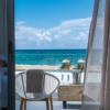 enorme teatro beach resort