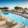 enorme teatro beach resort