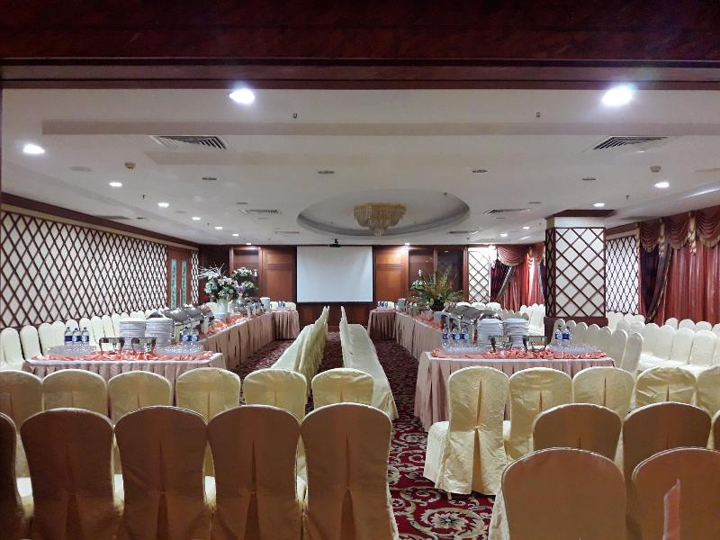 kiulap plaza hotel