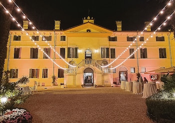 Hotel Villa Cariola,Garda>>Caprino Veronese,4 star