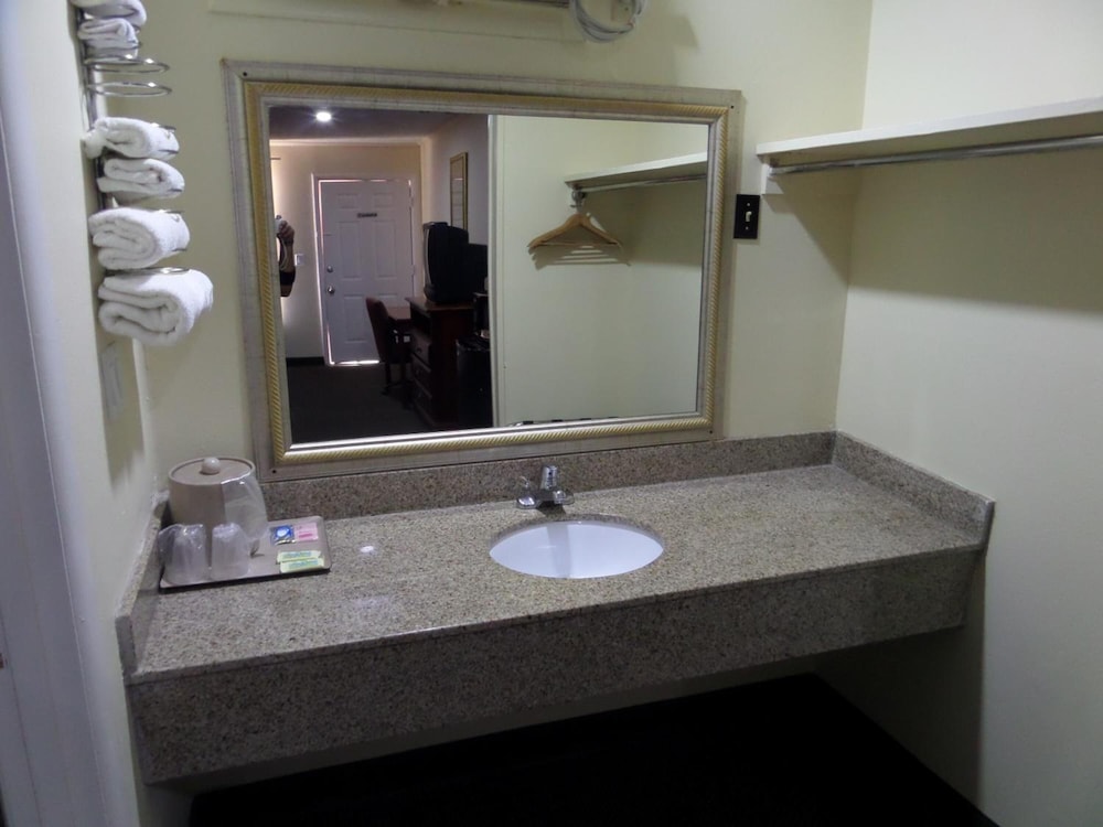 jeffersonian motor inn