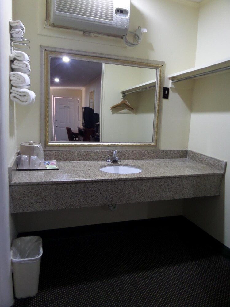 jeffersonian motor inn