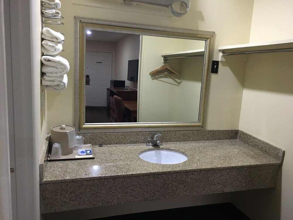 jeffersonian motor inn