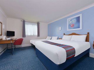 travelodge london chigwell