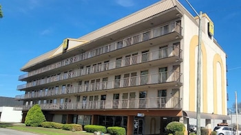 studio 9 inn and suites