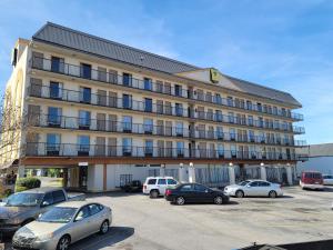 studio 9 inn and suites
