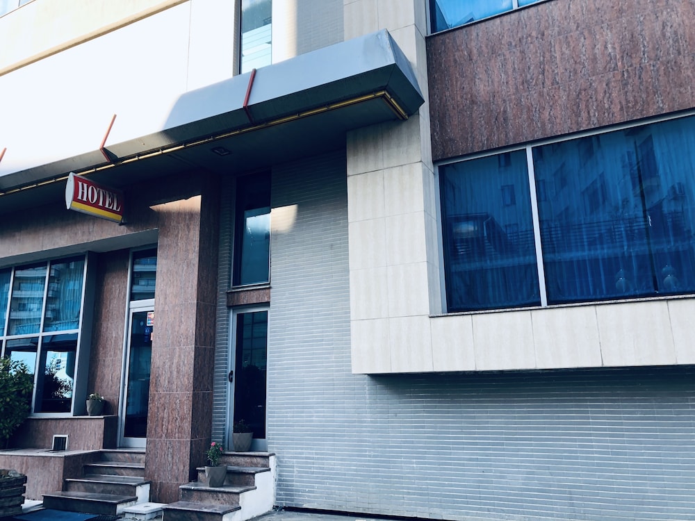 hotel kompleksi arifi