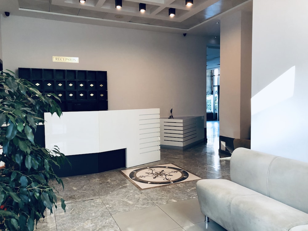 hotel kompleksi arifi