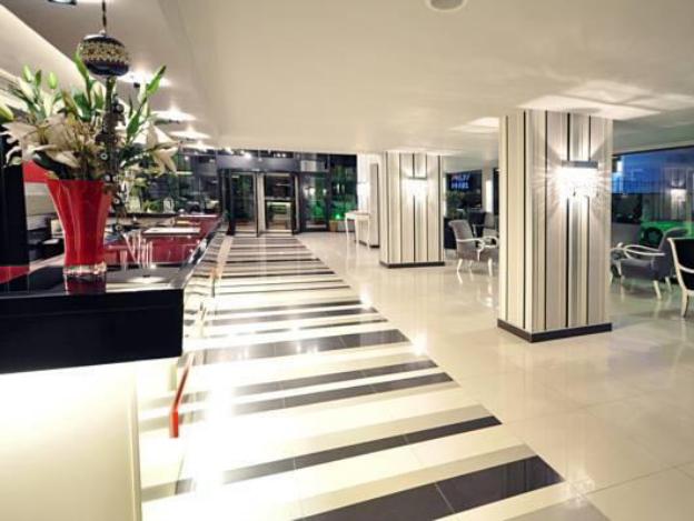 north point hotel