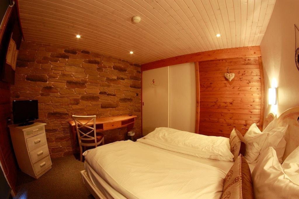 Chalet Hotel Le Collet,La Bresse>>Colmar,3 star