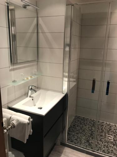 Logis Hotel-Restaurant Aux Trois Roses,Bas-Rhin>>Alsace,3 star