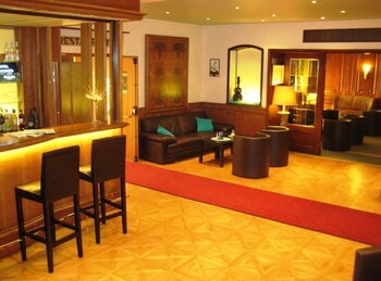 logis hotel restaurant aux trois roses