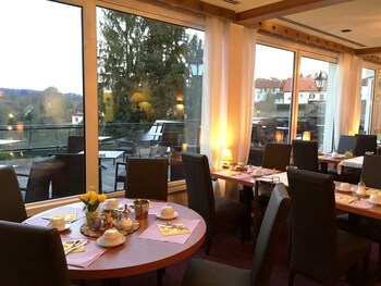 logis hotel restaurant aux trois roses