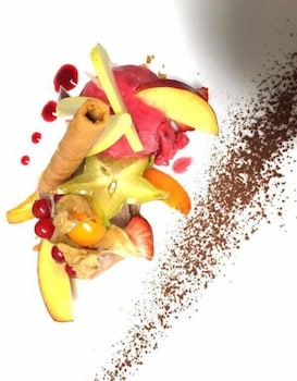 logis hotel restaurant aux trois roses