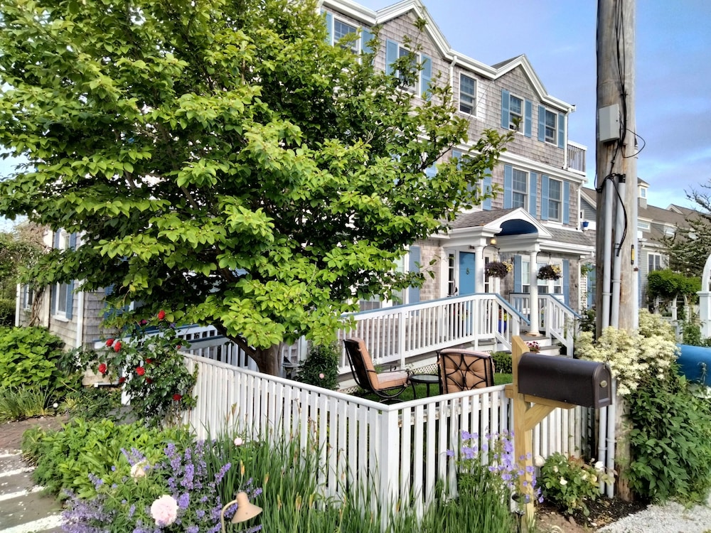an english garden bed and breakfast