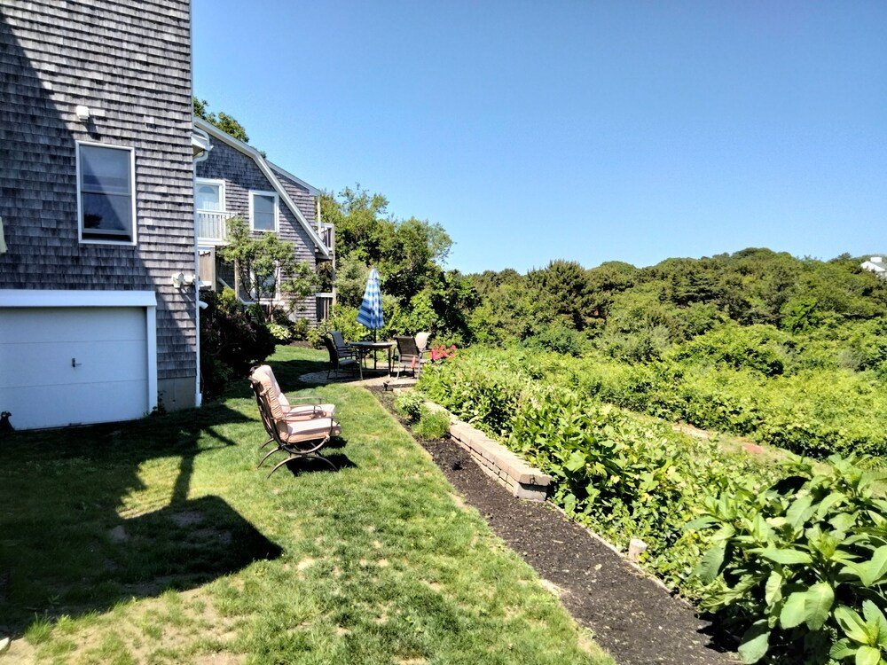 An English Garden Bed & Breakfast,Dennis Port>>Dennis,3 star