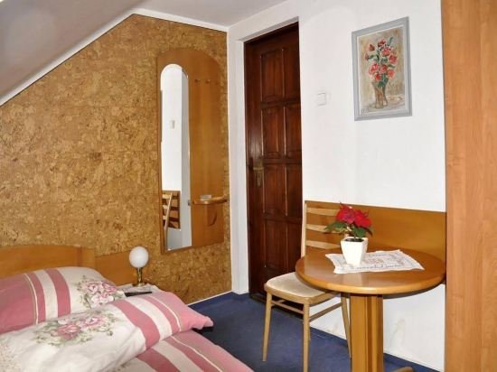 Daria Dworek Mysliwski Hotel,Lódz>>Lodz,2 star