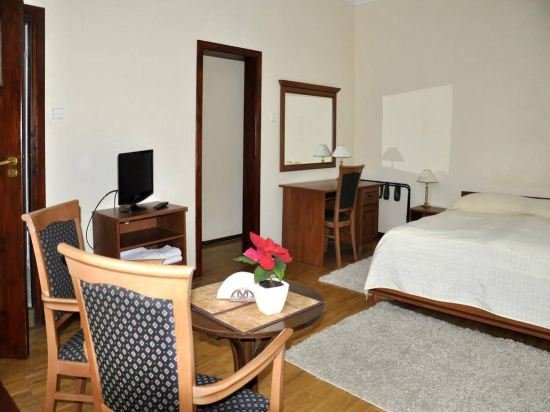 Daria Dworek Mysliwski Hotel,Lódz>>Lodz,2 star