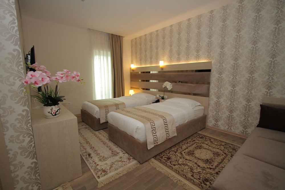 capital tirana hotel