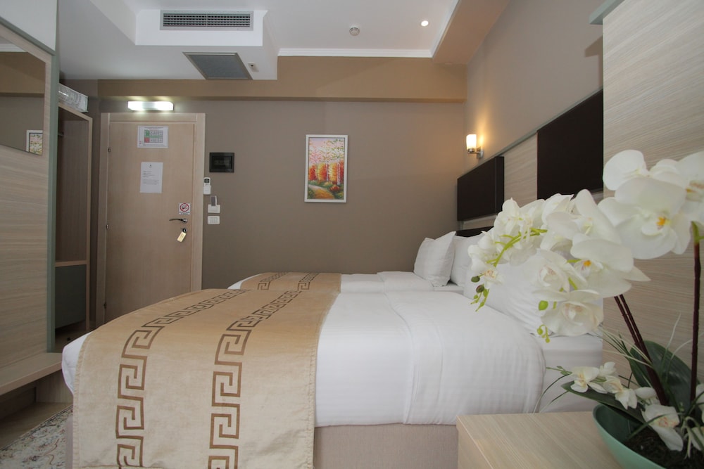 capital tirana hotel