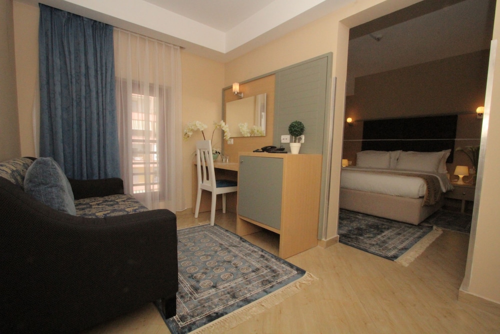 capital tirana hotel