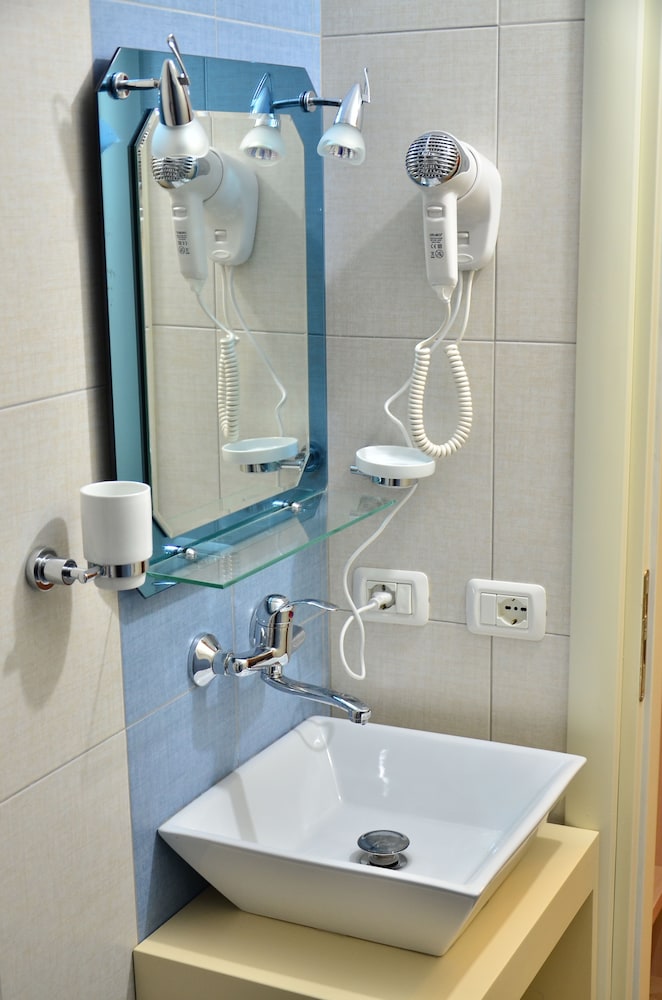 capital tirana hotel