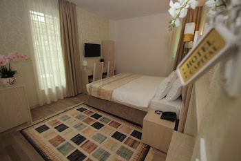 capital tirana hotel