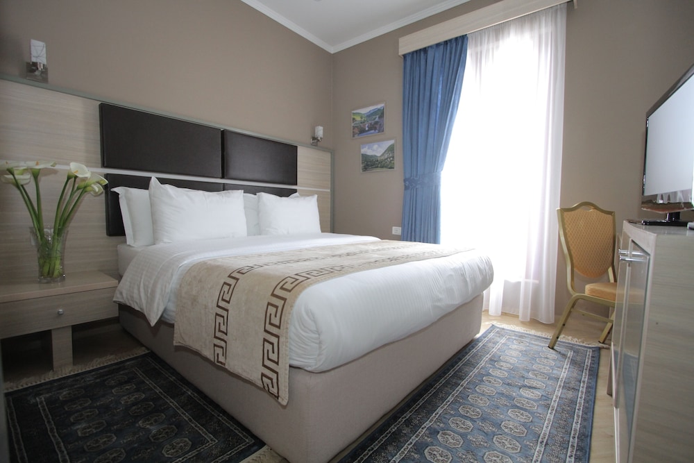 capital tirana hotel