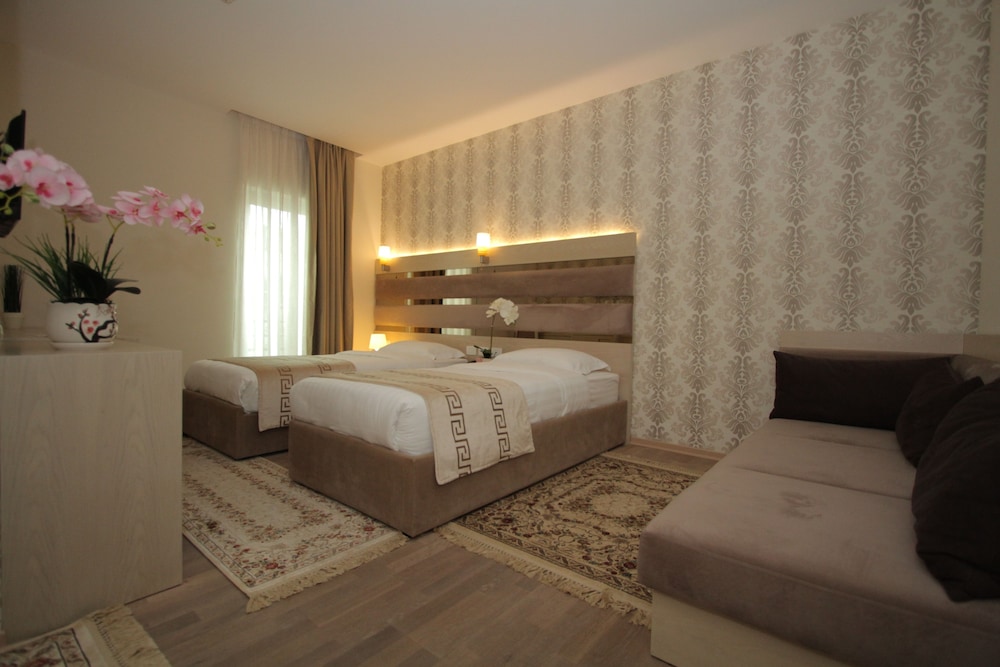 capital tirana hotel
