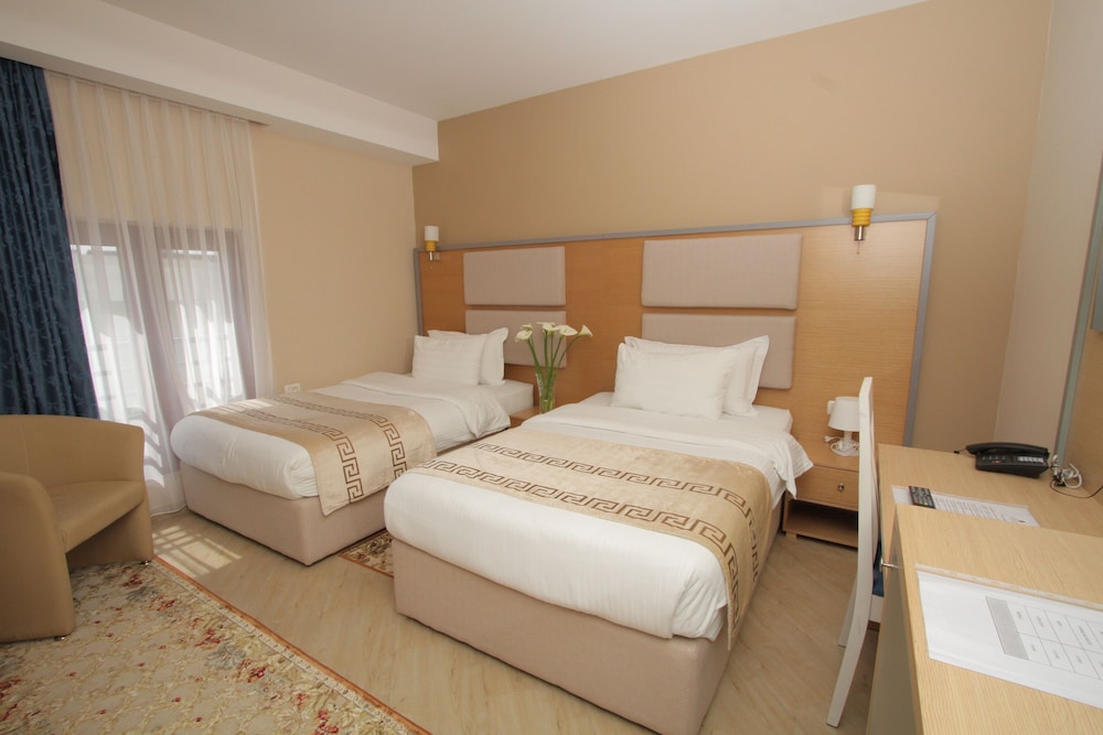 capital tirana hotel