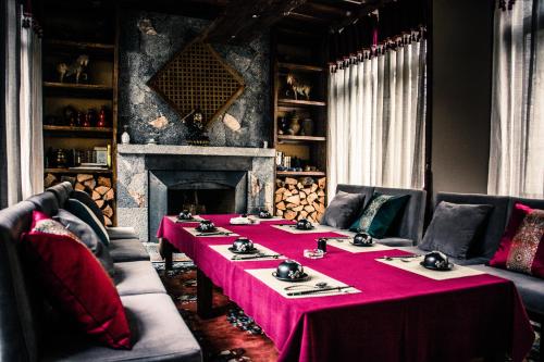 Arro Khampa By Zinc Journey Shangri-La,,4 star