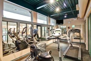 Holiday Inn Express Kamloops By Ihg,British Columbia>>Kamloops,3 star
