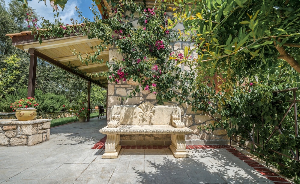 agrikia villa