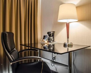 Comfort Inn Boucherville,Longueuil>>Boucherville,3 star