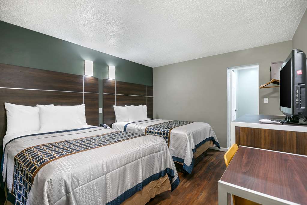 rodeway inn bristol near sesame place