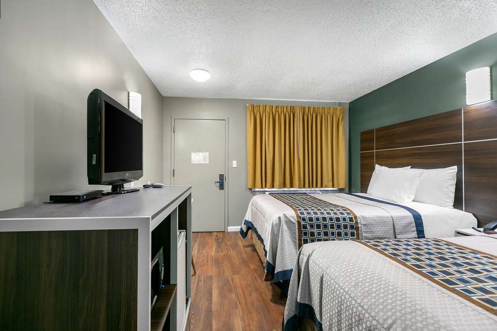 rodeway inn bristol near sesame place