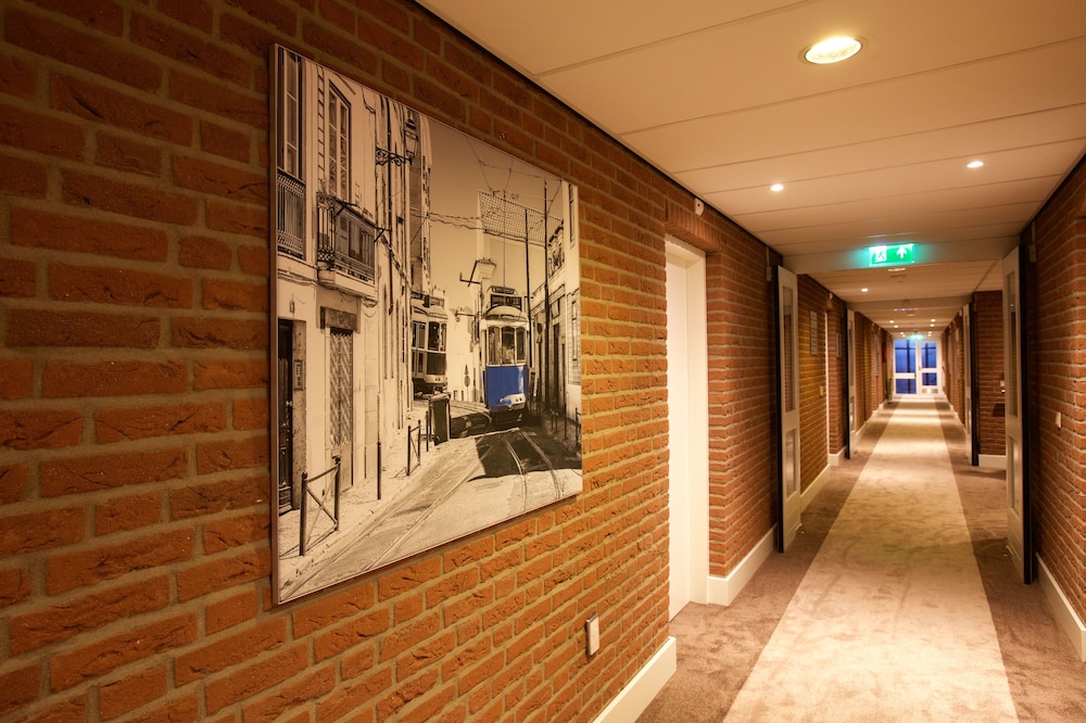 uden